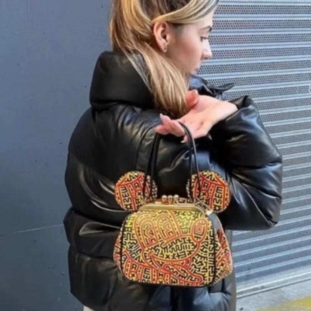 New Coach Disney Mickey Mouse Kisslock Bag/ Leather/Black-Yellow-Orang4 - Picture 7 of 12